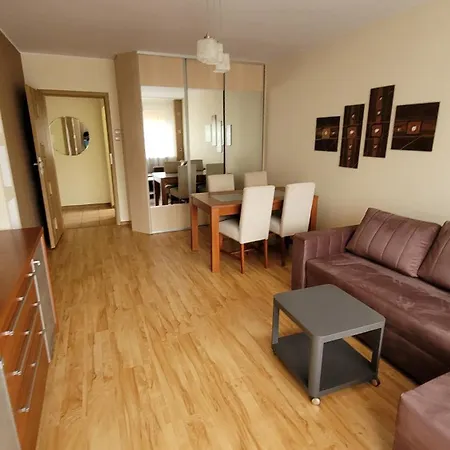 Komfortowe Mieszkanie Blisko Plazy Apartman *
